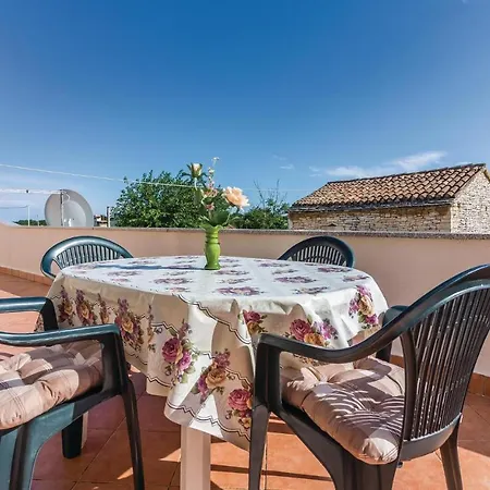 Apartment 3 Bedroom In *