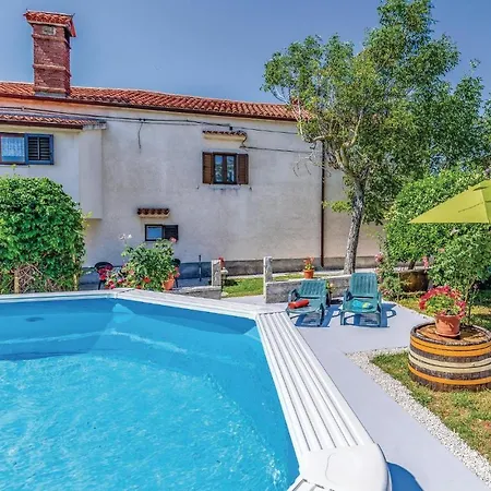 3 Bedroom In Apartment *