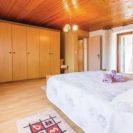 3 Bedroom In Apartment Barban
