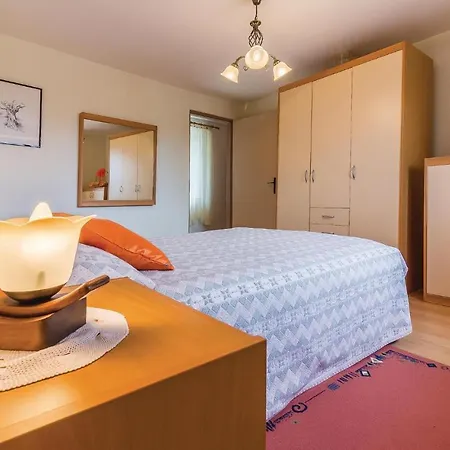 3 Bedroom In Apartment Barban