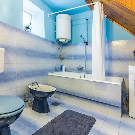 3 Bedroom In Apartment Barban