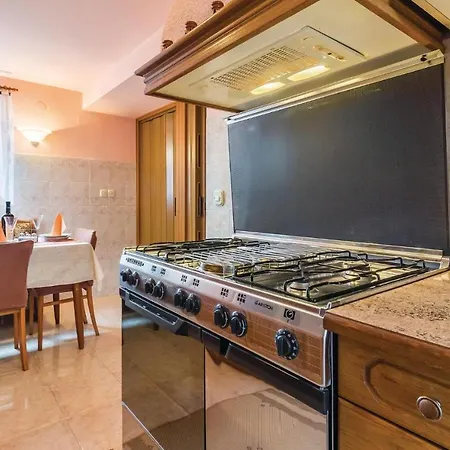 Apartment 3 Bedroom In *